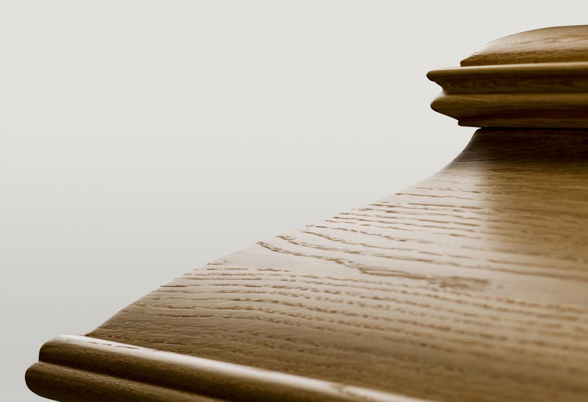 Kista Royal klarlackad ek detalj inredning